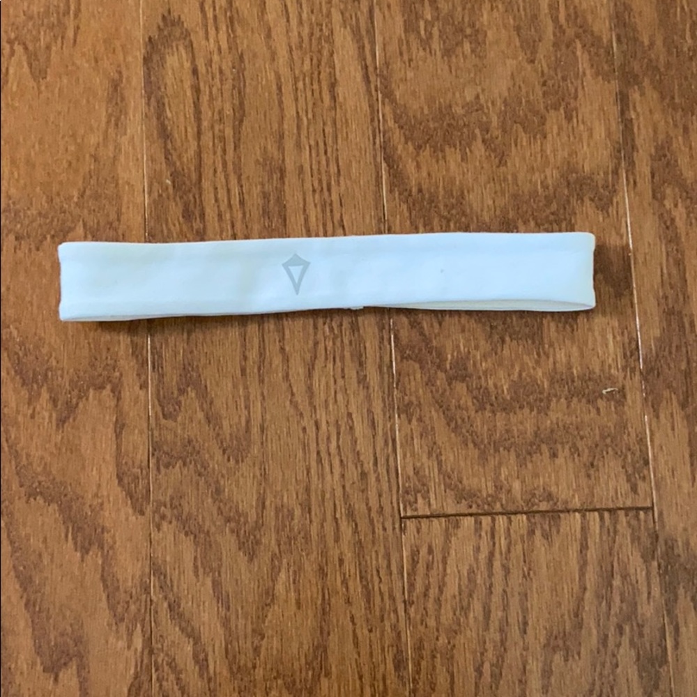 White ivivva headband!!